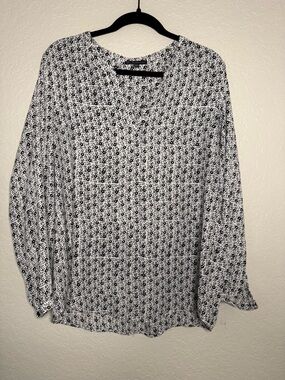 Adrianna Papell Black and White Printed Long-Sleeve Blouse